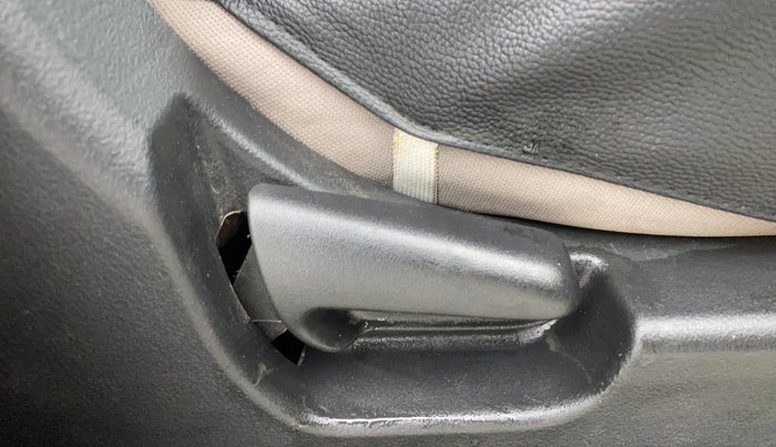 2016 Maruti Wagon R 1.0 VXI, Petrol, Manual, 41,971 km, Driver Side Adjustment Panel