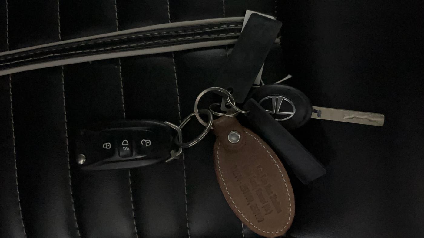 2020 Tata Tiago XZ PLUS PETROL, Petrol, Manual, 69,755 km, Key Close Up
