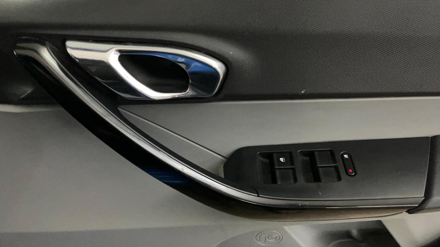 2020 Tata Tiago XZ PLUS PETROL, Petrol, Manual, 69,755 km, Driver Side Door Panels Control