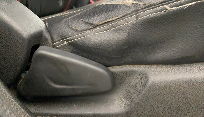 2018 Renault Kwid RXL, Petrol, Manual, 1,13,041 km, Driver Side Adjustment Panel