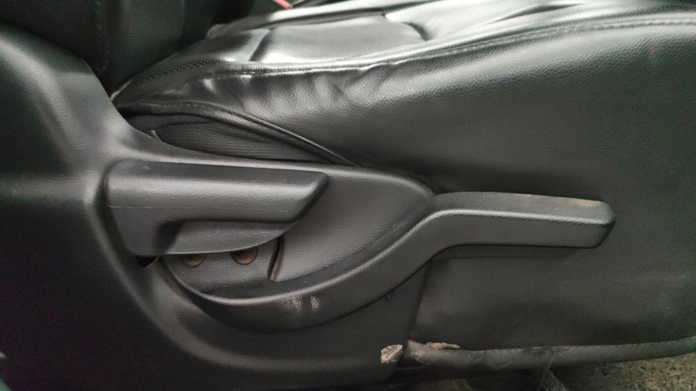 2018 Honda BR-V 1.5L I-VTEC S, CNG, Manual, 77,572 km, Driver Side Adjustment Panel