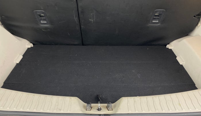 2019 Mahindra XUV300 W8 1.5 DIESEL, Diesel, Manual, 74,292 km, Boot Inside