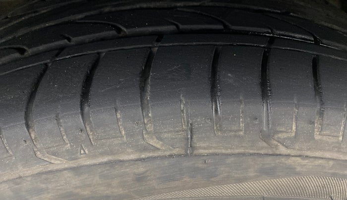 2019 Mahindra XUV300 W8 1.5 DIESEL, Diesel, Manual, 74,292 km, Right Front Tyre Tread