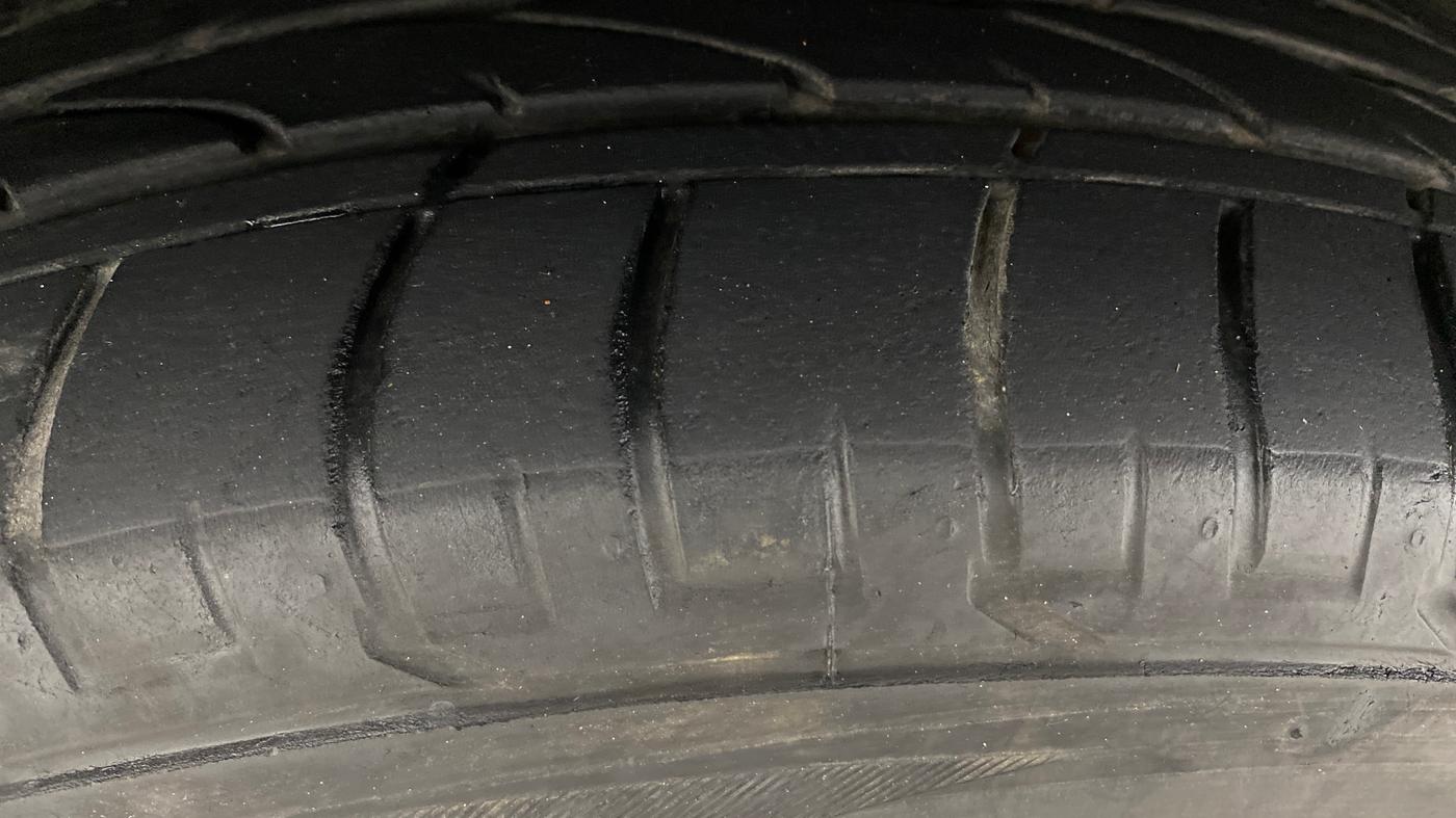 2019 Mahindra XUV300 W8 1.5 DIESEL, Diesel, Manual, 74,292 km, Left Front Tyre Tread