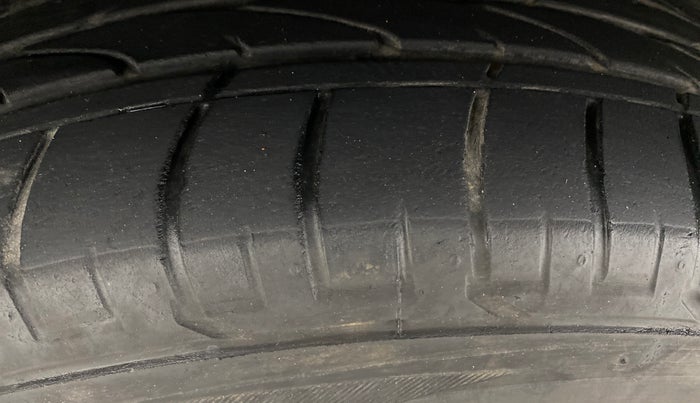 2019 Mahindra XUV300 W8 1.5 DIESEL, Diesel, Manual, 74,292 km, Left Front Tyre Tread