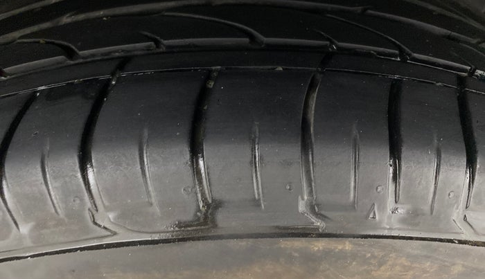 2019 Mahindra XUV300 W8 1.5 DIESEL, Diesel, Manual, 74,292 km, Left Rear Tyre Tread