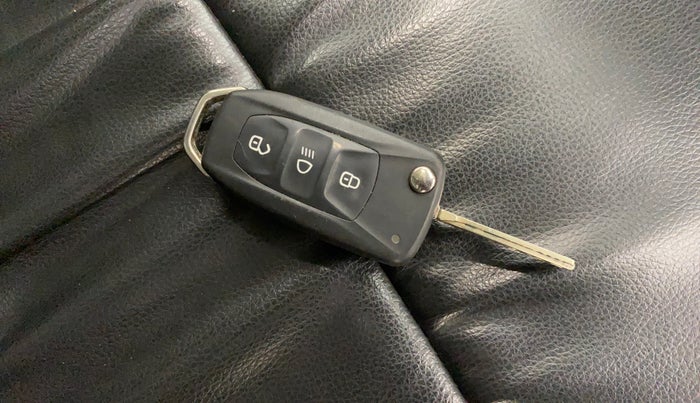 2023 Tata NEXON XM PETROL, Petrol, Manual, 16,063 km, Key Close Up