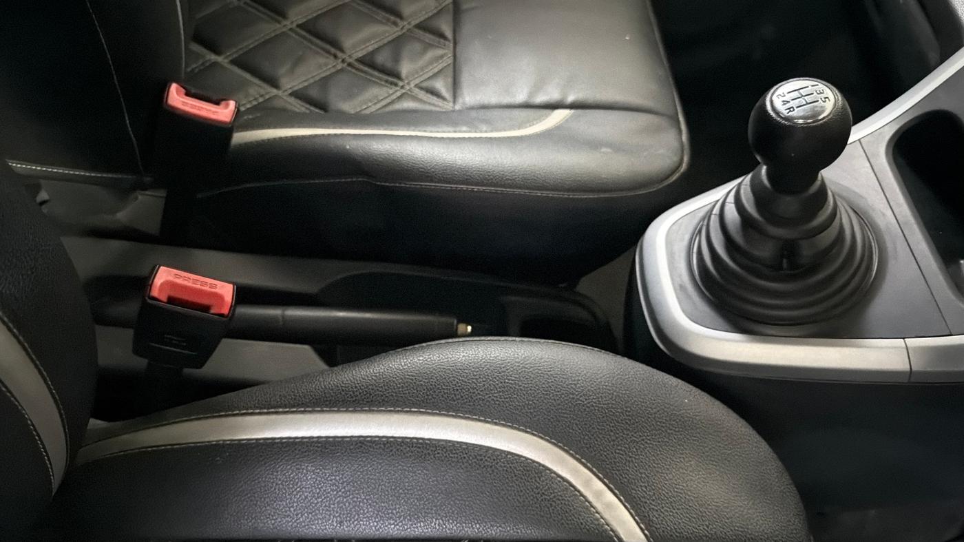 2014 Maruti Ritz VXI, Petrol, Manual, 30,844 km, Gear Lever