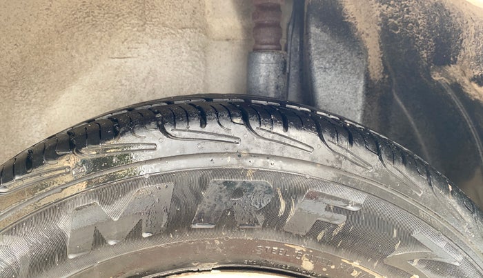 2012 Maruti Ritz VXI, Petrol, Manual, 67,191 km, Left Rear Tyre Tread
