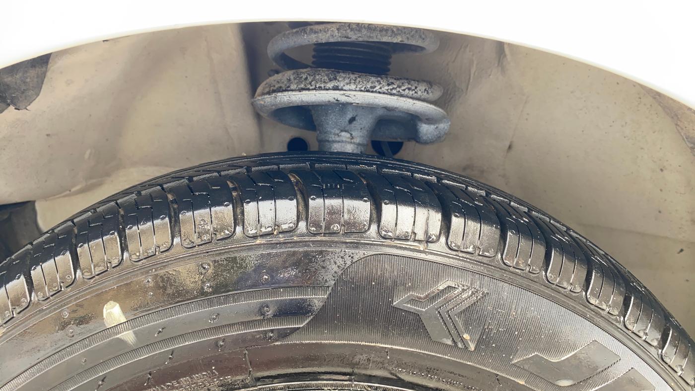 2012 Maruti Ritz VXI, Petrol, Manual, 67,191 km, Left Front Tyre Tread