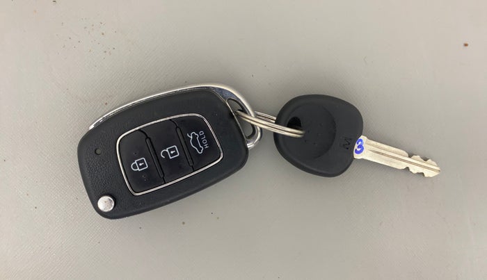 2020 Hyundai GRAND I10 NIOS SPORTZ AMT 1.2 KAPPA VTVT, Petrol, Automatic, 46,476 km, Key Close Up