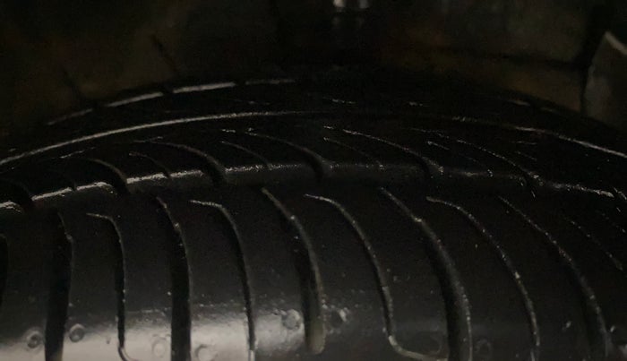 2020 Hyundai GRAND I10 NIOS SPORTZ AMT 1.2 KAPPA VTVT, Petrol, Automatic, 46,476 km, Right Front Tyre Tread