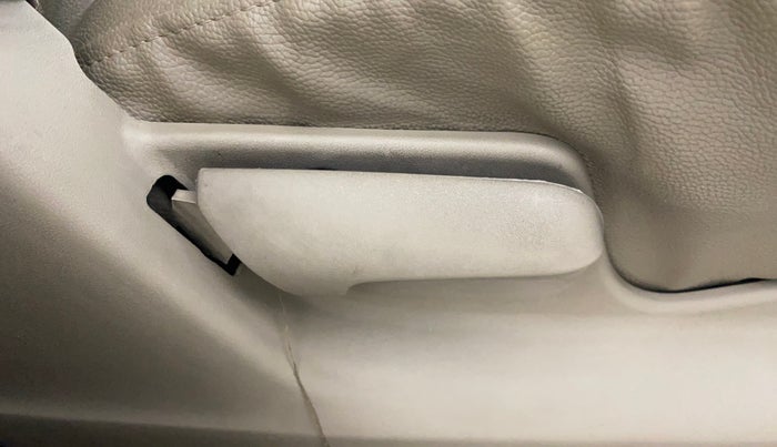 2016 Maruti Ertiga VXI ABS, Petrol, Manual, 88,225 km, Driver Side Adjustment Panel