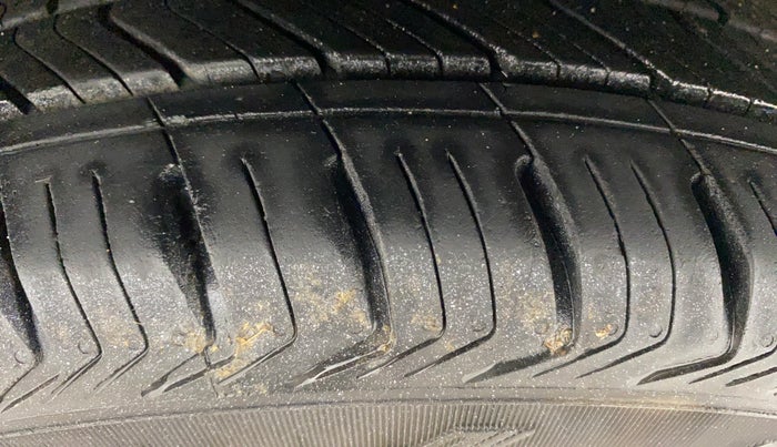 2021 Hyundai GRAND I10 NIOS SPORTZ U2 1.2 CRDI, Diesel, Manual, 30,009 km, Left Front Tyre Tread