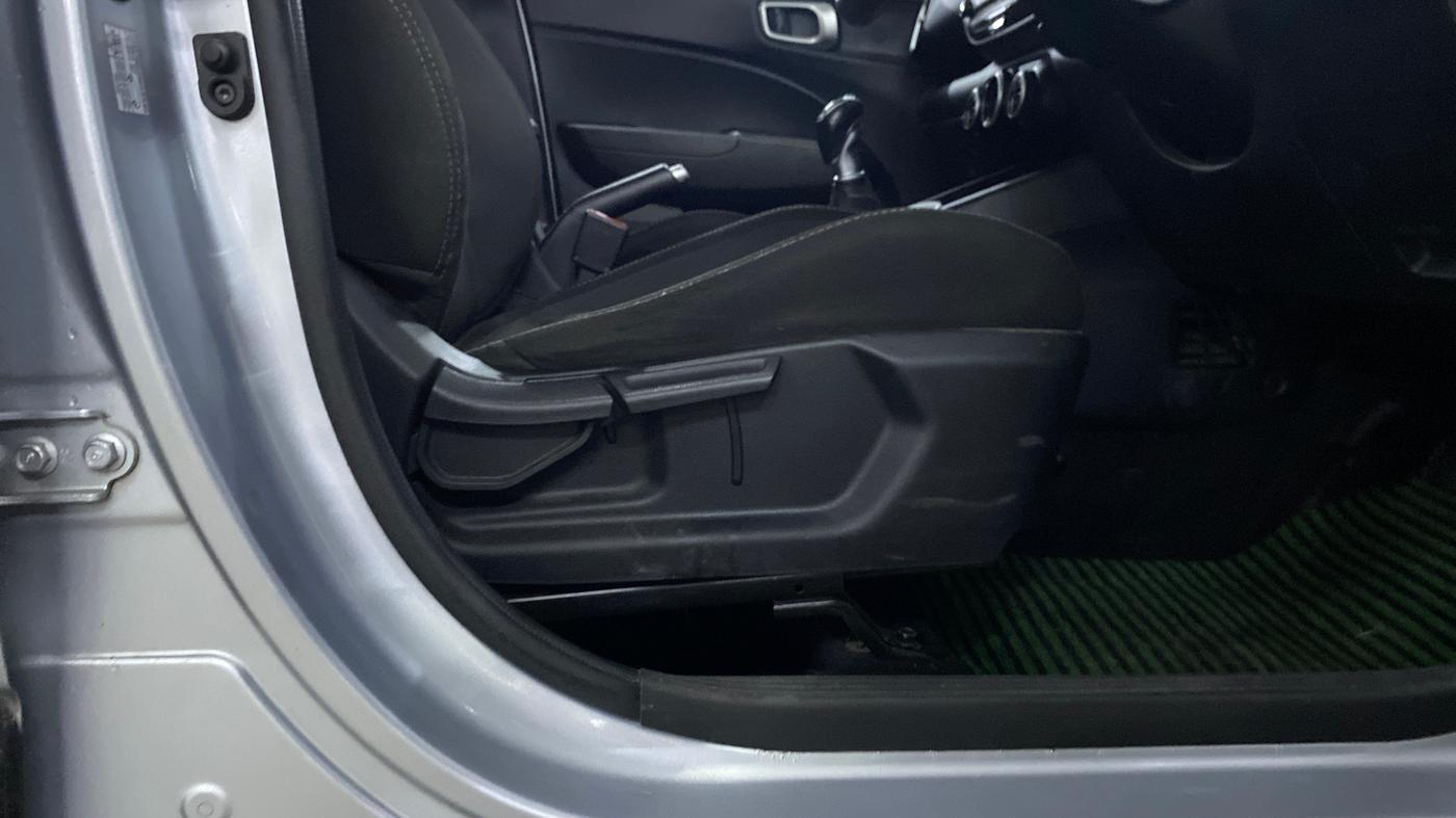 2022 Hyundai VENUE SX 1.0 TURBO, Petrol, Manual, 29,553 km, Driver Side Adjustment Panel