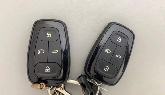 2022 Tata NEXON XZA PLUS (O) PETROL, Petrol, Automatic, 96,854 km, Key Close Up