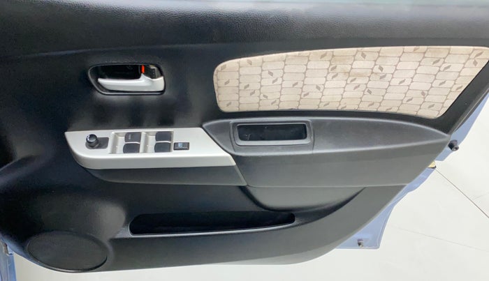 2015 Maruti Wagon R 1.0 VXI, Petrol, Manual, 19,239 km, Driver Side Door Panels Control