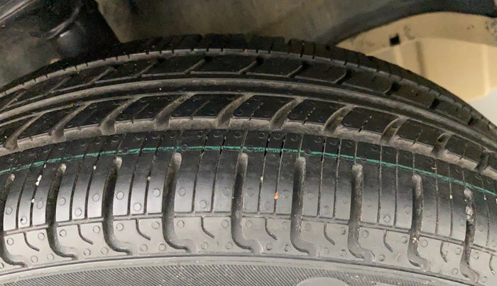 2015 Maruti Wagon R 1.0 VXI, Petrol, Manual, 19,239 km, Right Front Tyre Tread