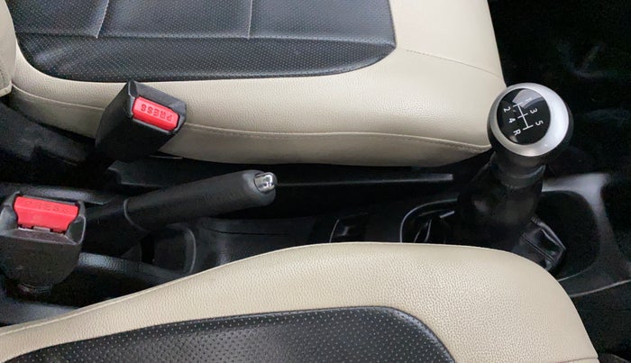 2015 Maruti Wagon R 1.0 VXI, Petrol, Manual, 19,239 km, Gear Lever