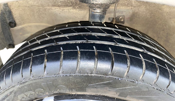 2015 Maruti Wagon R 1.0 VXI, Petrol, Manual, 1,935 km, Left Front Tyre Tread