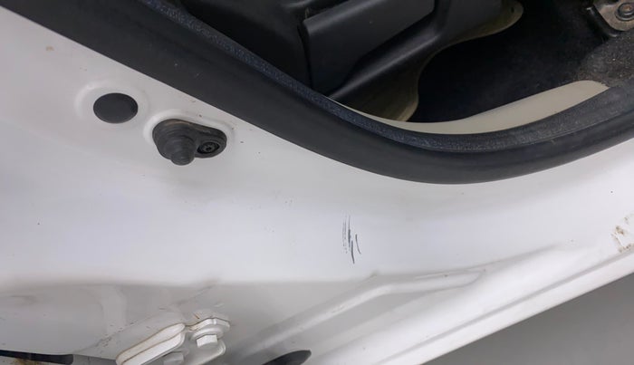 2022 Renault TRIBER RXL MT, Petrol, Manual, 19,500 km, Right B pillar - Minor scratches