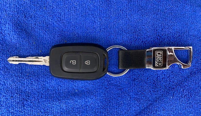 2022 Renault TRIBER RXL MT, Petrol, Manual, 19,500 km, Key Close Up