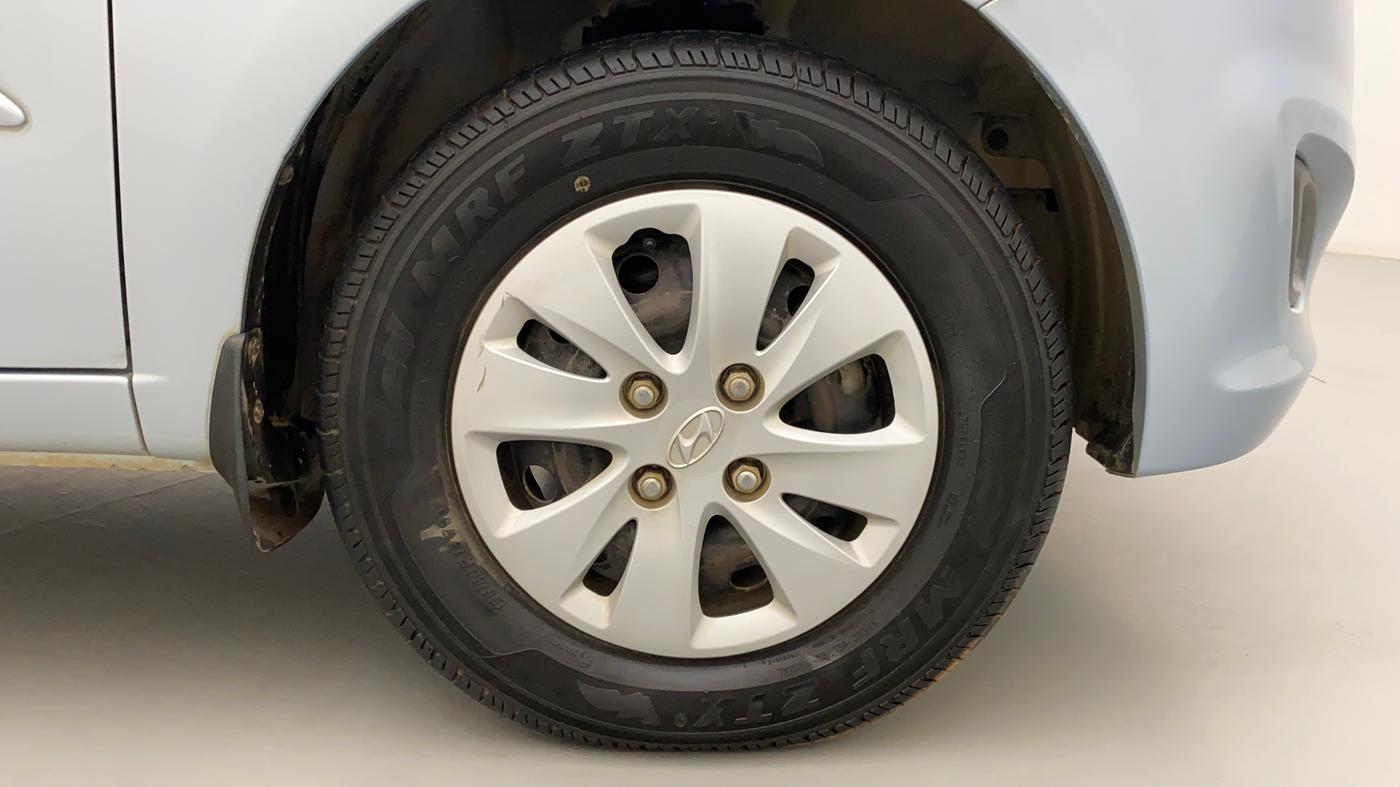 2013 Hyundai i10 SPORTZ 1.2 AT, Petrol, Automatic, 18,029 km, Right Front Wheel