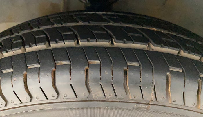 2013 Hyundai i10 SPORTZ 1.2 AT, Petrol, Automatic, 18,029 km, Left Front Tyre Tread