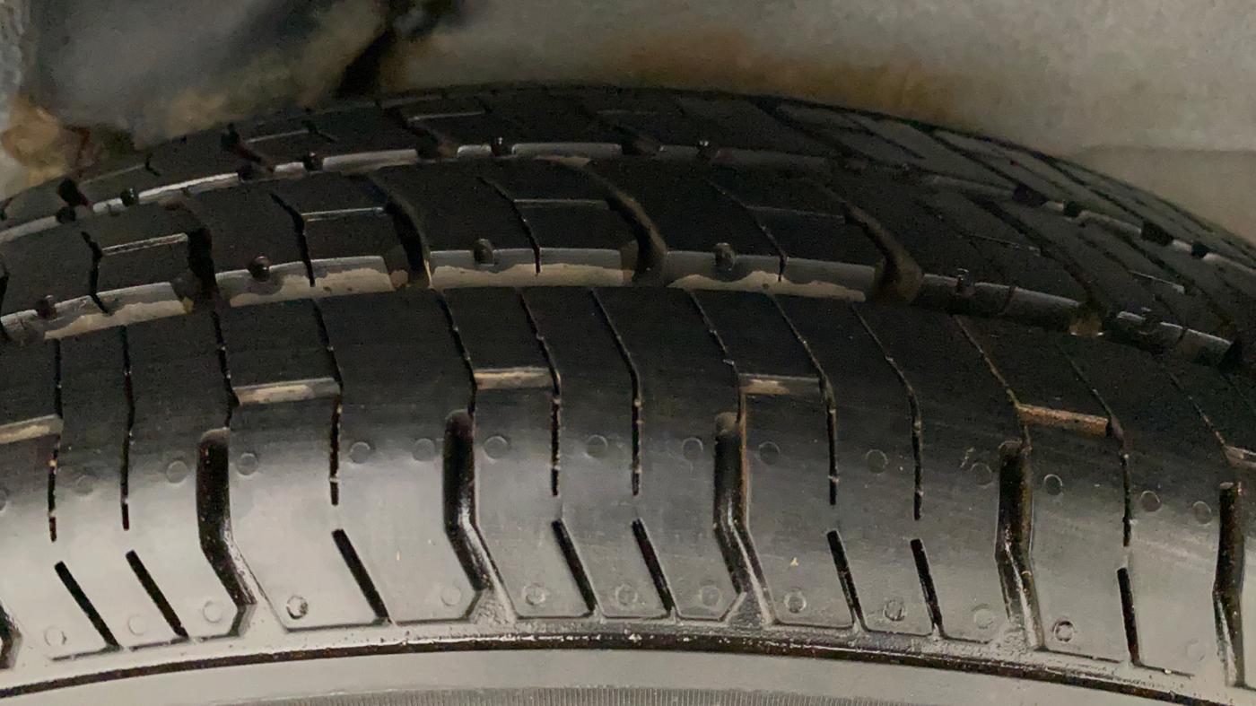 2013 Hyundai i10 SPORTZ 1.2 AT, Petrol, Automatic, 18,029 km, Left Rear Tyre Tread