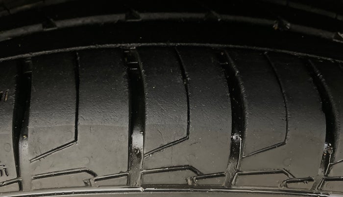 2025 KIA SYROS HTX Plus (O) 1.5 Diesel 6AT, Diesel, Automatic, 13,297 km, Right Front Tyre Tread