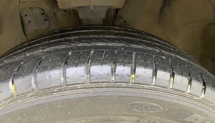 2015 Hyundai Elite i20 ASTA 1.2, Petrol, Manual, 17,317 km, Left Front Tyre Tread