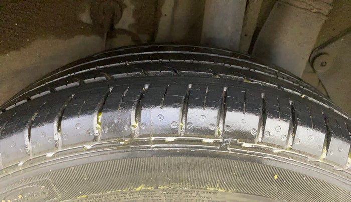 2015 Hyundai Elite i20 ASTA 1.2, Petrol, Manual, 17,317 km, Left Rear Tyre Tread