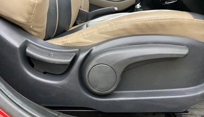 2015 Hyundai Elite i20 ASTA 1.2, Petrol, Manual, 17,317 km, Driver Side Adjustment Panel