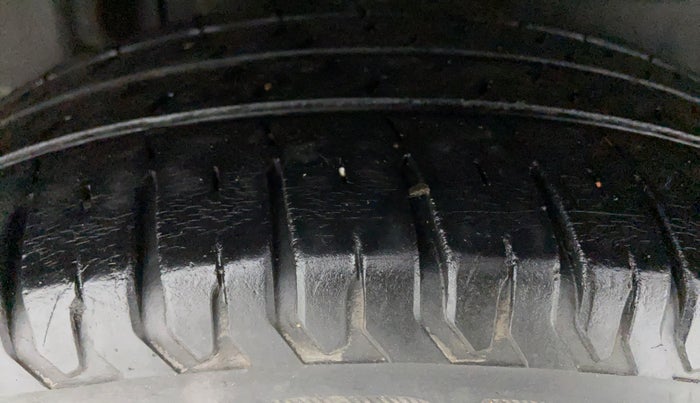 2017 Maruti Dzire ZXI, Petrol, Manual, 37,373 km, Right Rear Tyre Tread