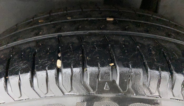 2017 Maruti Dzire ZXI, Petrol, Manual, 37,373 km, Left Rear Tyre Tread
