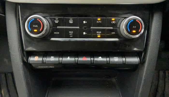 2022 Mahindra XUV700 AX 7 P MT 7 STR, Petrol, Manual, 22,790 km, Automatic Climate Control