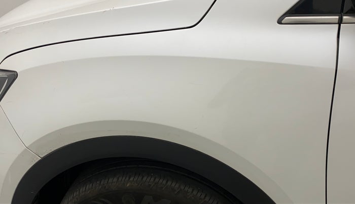 2022 Mahindra XUV700 AX 7 P MT 7 STR, Petrol, Manual, 22,790 km, Left fender - Minor scratches