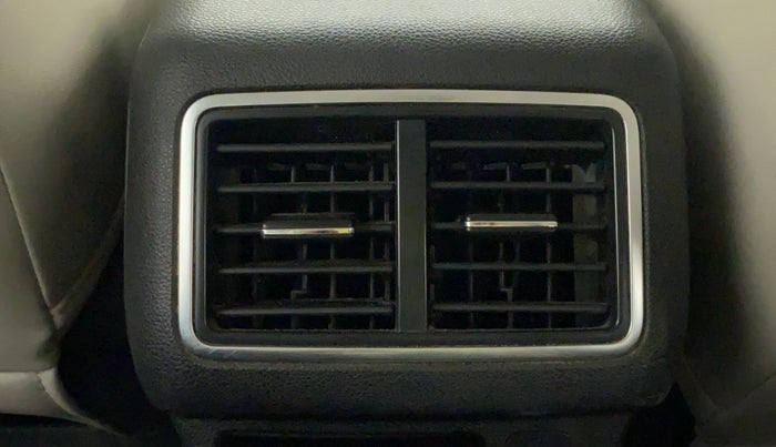 2022 Mahindra XUV700 AX 7 P MT 7 STR, Petrol, Manual, 22,790 km, Rear AC Vents