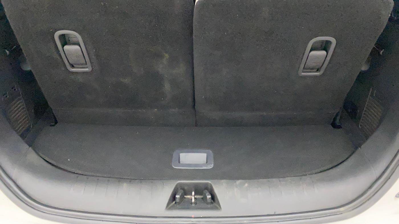 2022 Mahindra XUV700 AX 7 P MT 7 STR, Petrol, Manual, 22,790 km, Boot Inside