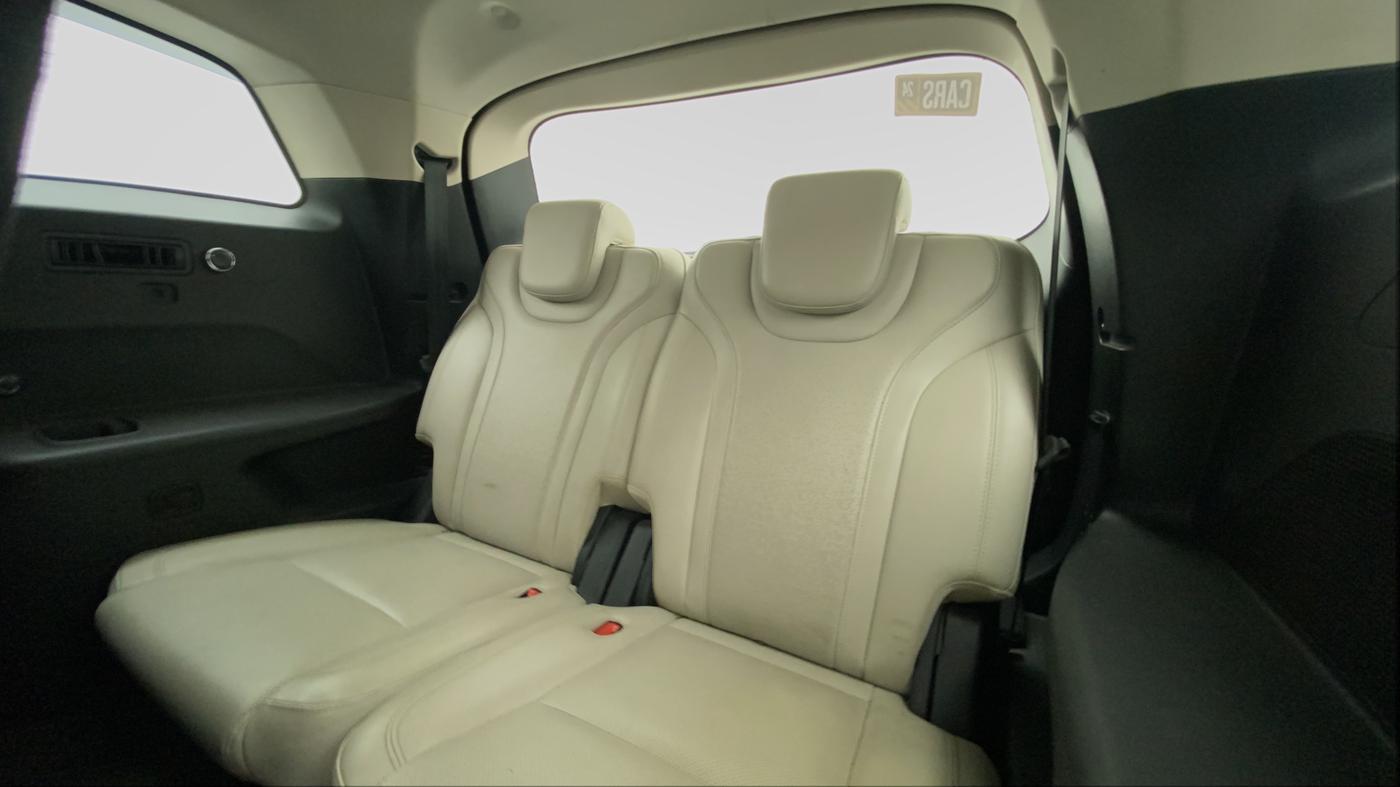 2022 Mahindra XUV700 AX 7 P MT 7 STR, Petrol, Manual, 22,790 km, Third Seat Row ( optional )