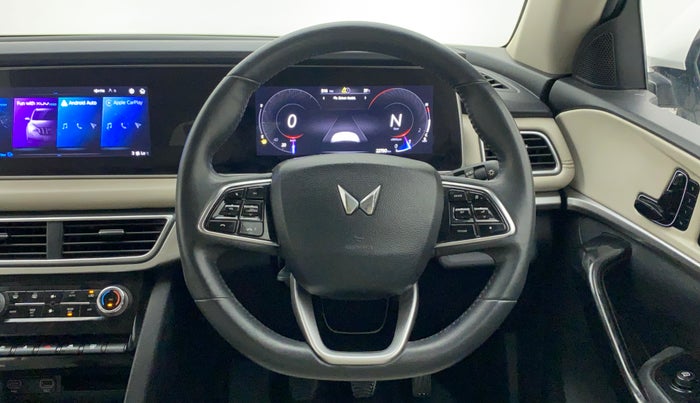 2022 Mahindra XUV700 AX 7 P MT 7 STR, Petrol, Manual, 22,790 km, Steering Wheel Close Up