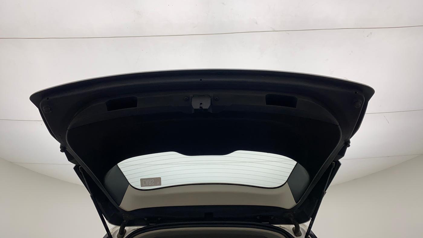 2022 Mahindra XUV700 AX 7 P MT 7 STR, Petrol, Manual, 22,790 km, Boot Door Open