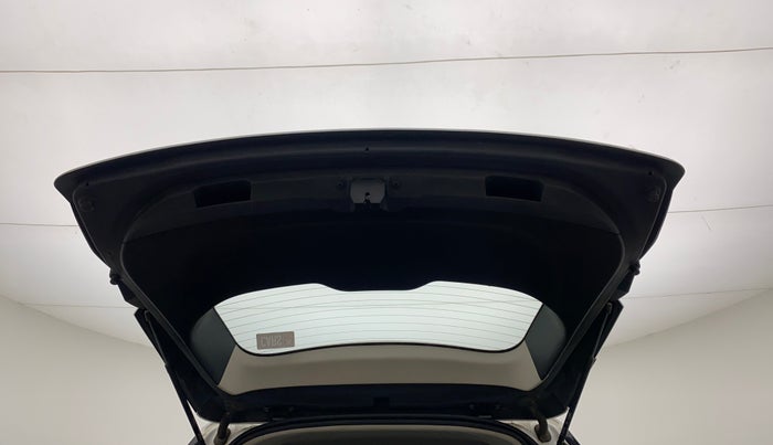 2022 Mahindra XUV700 AX 7 P MT 7 STR, Petrol, Manual, 22,790 km, Boot Door Open