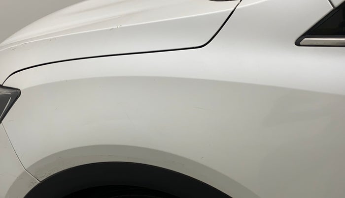 2022 Mahindra XUV700 AX 7 P MT 7 STR, Petrol, Manual, 22,790 km, Left fender - Slightly dented