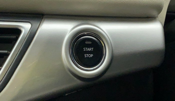 2022 Mahindra XUV700 AX 7 P MT 7 STR, Petrol, Manual, 22,790 km, Keyless Start/ Stop Button