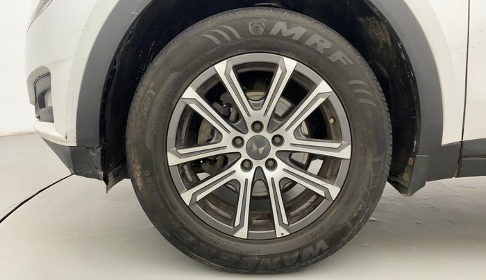 2022 Mahindra XUV700 AX 7 P MT 7 STR, Petrol, Manual, 22,790 km, Left Front Wheel