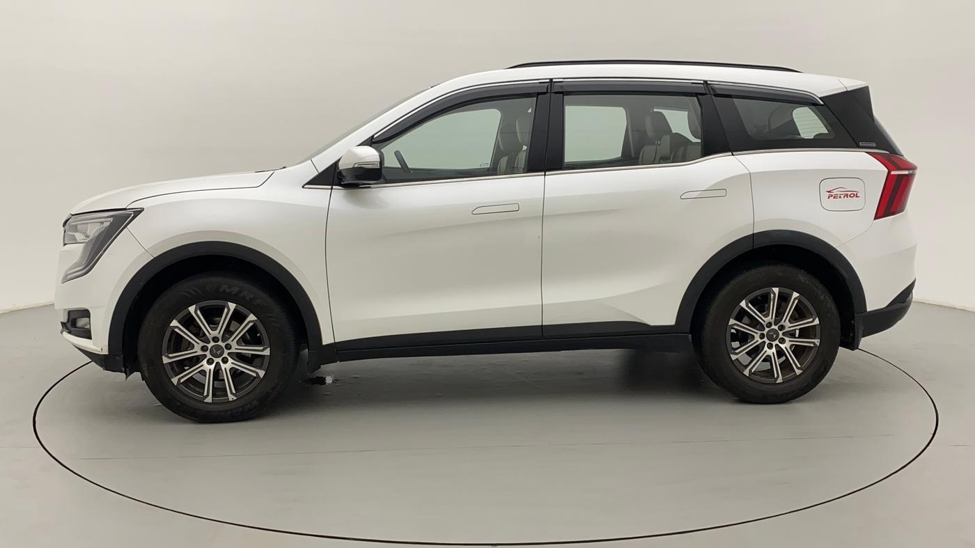 2022 Mahindra XUV700 AX 7 P MT 7 STR, Petrol, Manual, 22,790 km, Left Side
