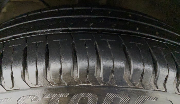 2020 Maruti Dzire VXI AMT, Petrol, Automatic, 8,518 km, Right Front Tyre Tread
