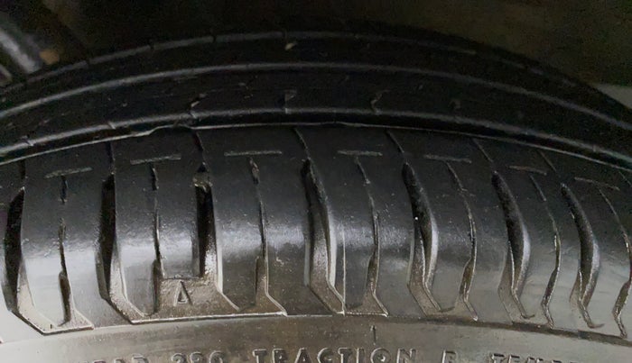 2020 Maruti Dzire VXI AMT, Petrol, Automatic, 8,518 km, Right Rear Tyre Tread