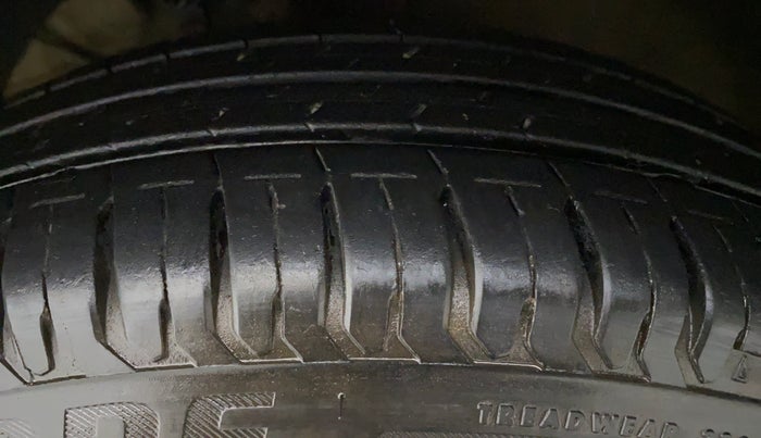 2020 Maruti Dzire VXI AMT, Petrol, Automatic, 8,518 km, Left Front Tyre Tread